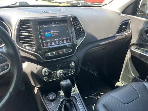 Used 2021 Jeep Cherokee Limited AWD/4WD image 31