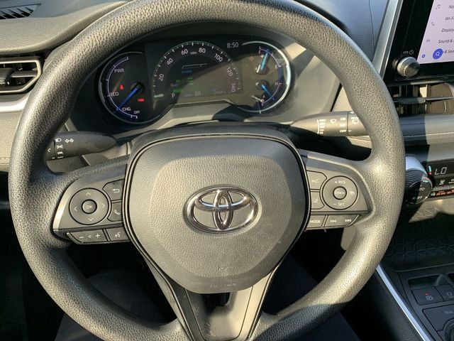 Certified 2025 Toyota RAV4 LE AWD/4WD image 19