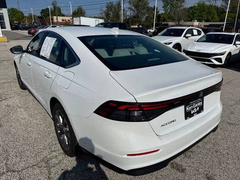 Used 2023 Honda Accord EX image 9