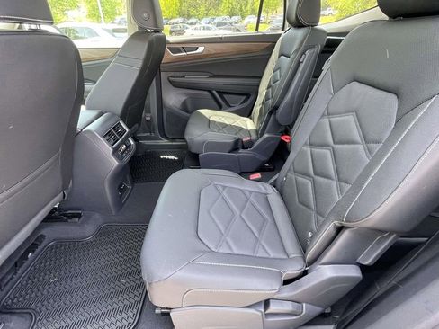 New 2026 Volkswagen Atlas SE FWD image 11