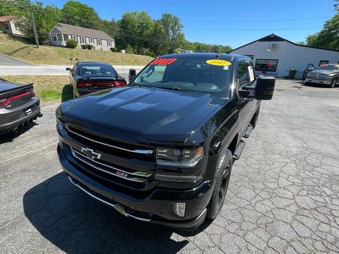 Used 2017 Chevrolet Silverado 1500 LTZ Z71 w/ Realtree Edition AWD/4WD image 15