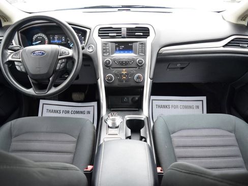 Used 2017 Ford Fusion SE image 14