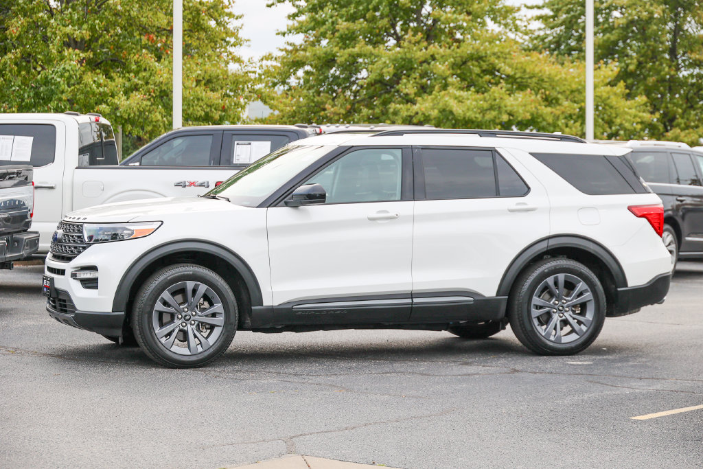 Certified 2023 Ford Explorer XLT w/ Equipment Group 202A AWD/4WD image 30