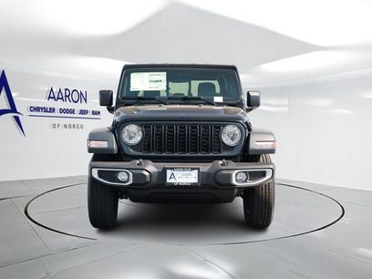 New 2026 Jeep Gladiator Sport