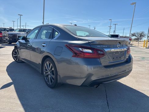 Used 2018 Nissan Altima 2.5 SR w/ SR Special Edition image 5