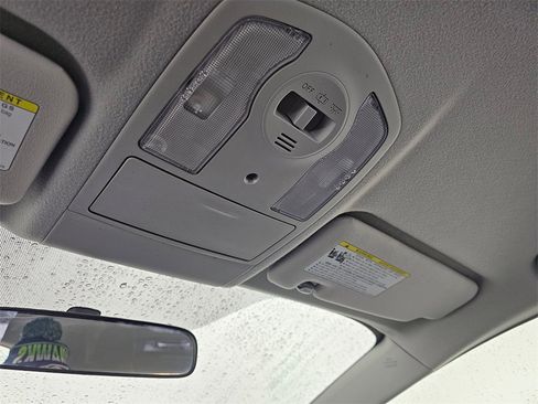 Used 2010 Toyota Prius Three image 32