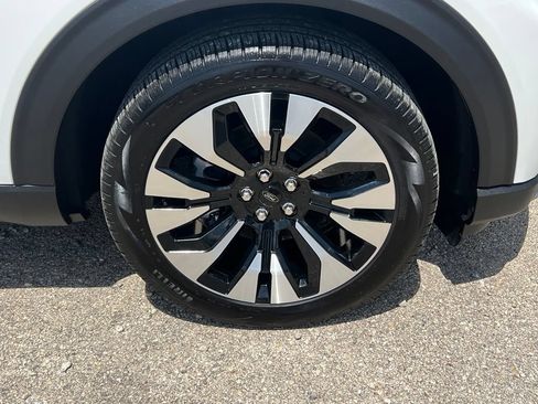 Used 2025 Ford Explorer Platinum w/ LUX Leather Package AWD/4WD image 9