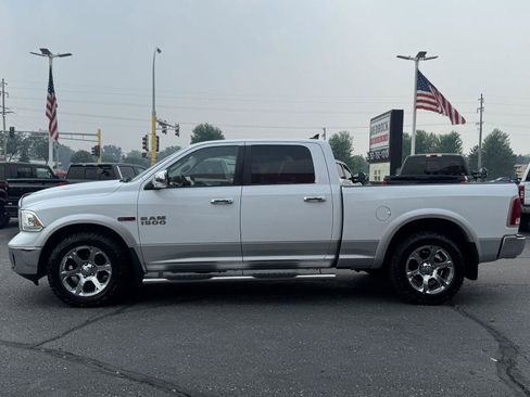 Used 2016 RAM 1500 Laramie w/ Convenience Group AWD/4WD image 4