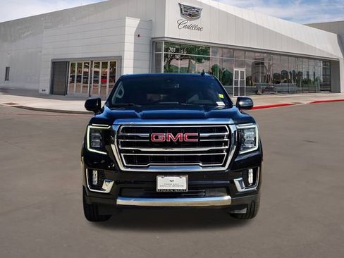 Used 2022 GMC Yukon XL SLT image 2