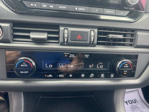 Used 2023 Nissan Pathfinder S FWD image 24