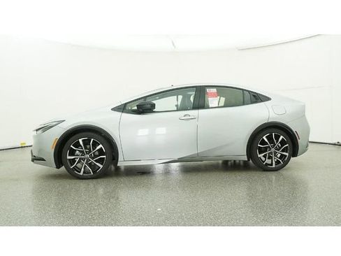 New 2026 Toyota Prius Plug-In Hybrid FWD image 19