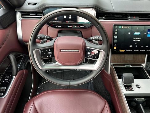 Used 2025 Land Rover Range Rover Long Wheelbase Autobiography AWD/4WD image 15