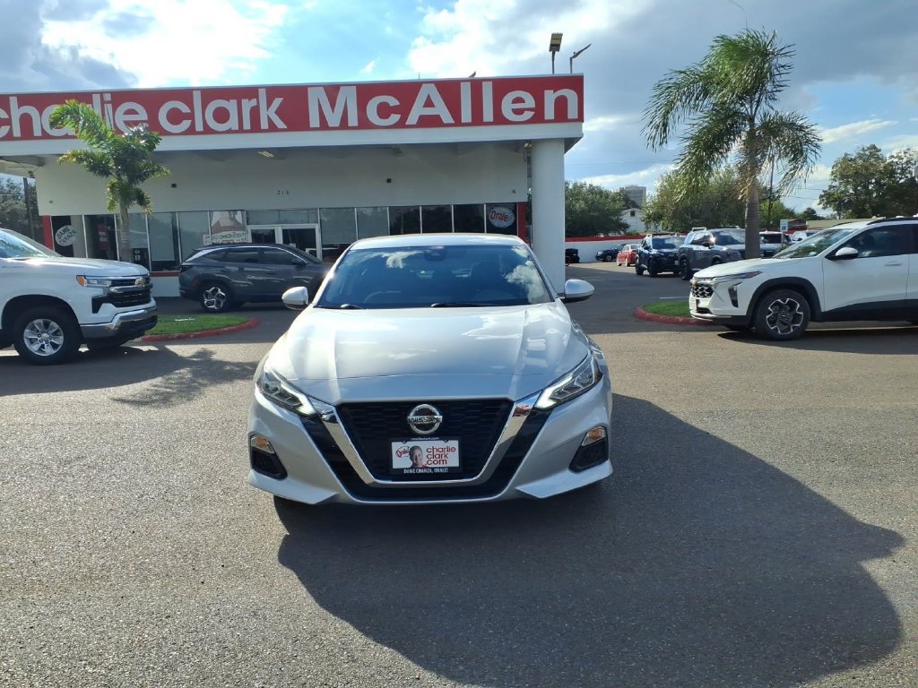 Used 2022 Nissan Altima 2.5 SV FWD image 8