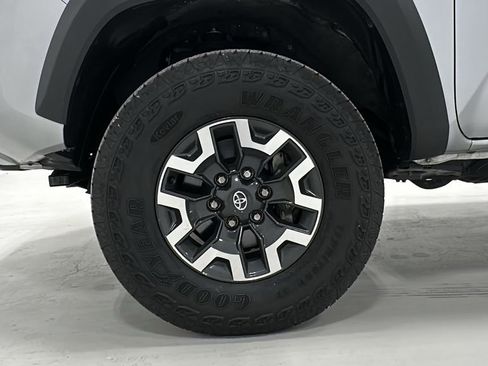 Used 2023 Toyota Tacoma TRD Off-Road image 15