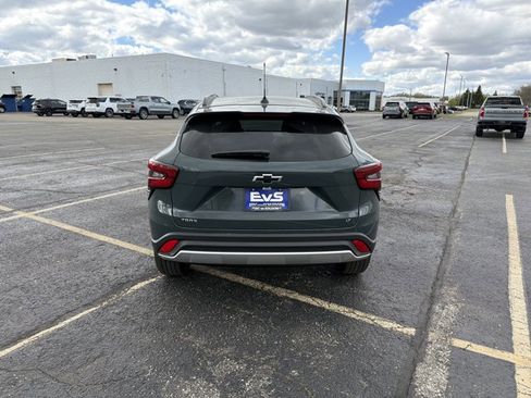 New 2026 Chevrolet Trax LT w/ LT Convenience Package FWD image 9