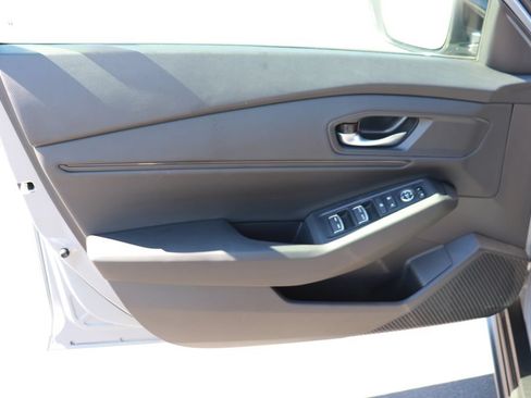 Certified 2025 Honda Accord SE image 9