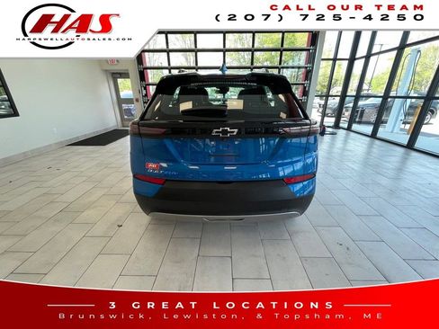 Used 2022 Chevrolet Bolt EUV LT w/ Convenience Package FWD image 5