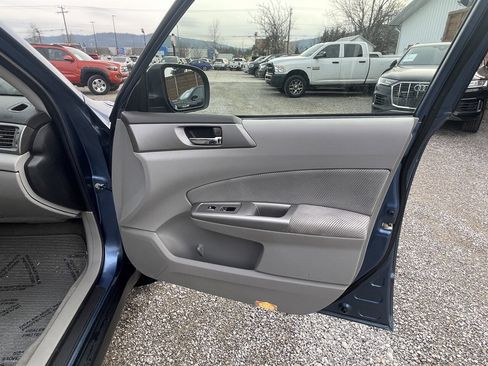 Used 2010 Subaru Forester 2.5X Premium image 17
