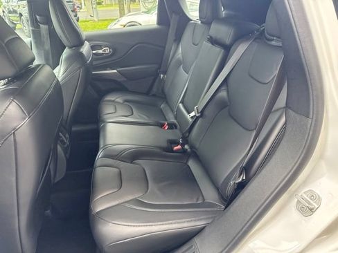 Used 2020 Jeep Cherokee Limited AWD/4WD image 18