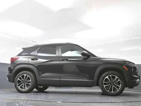 Used 2025 Chevrolet TrailBlazer LT AWD/4WD image 52