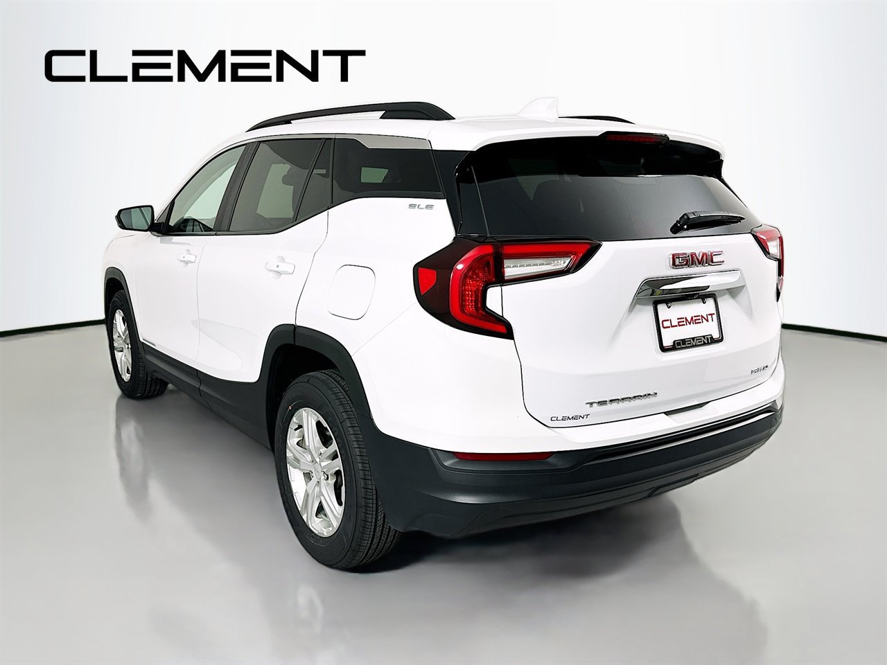 Used 2022 GMC Terrain SLE w/ Driver Convenience Package AWD/4WD image 10