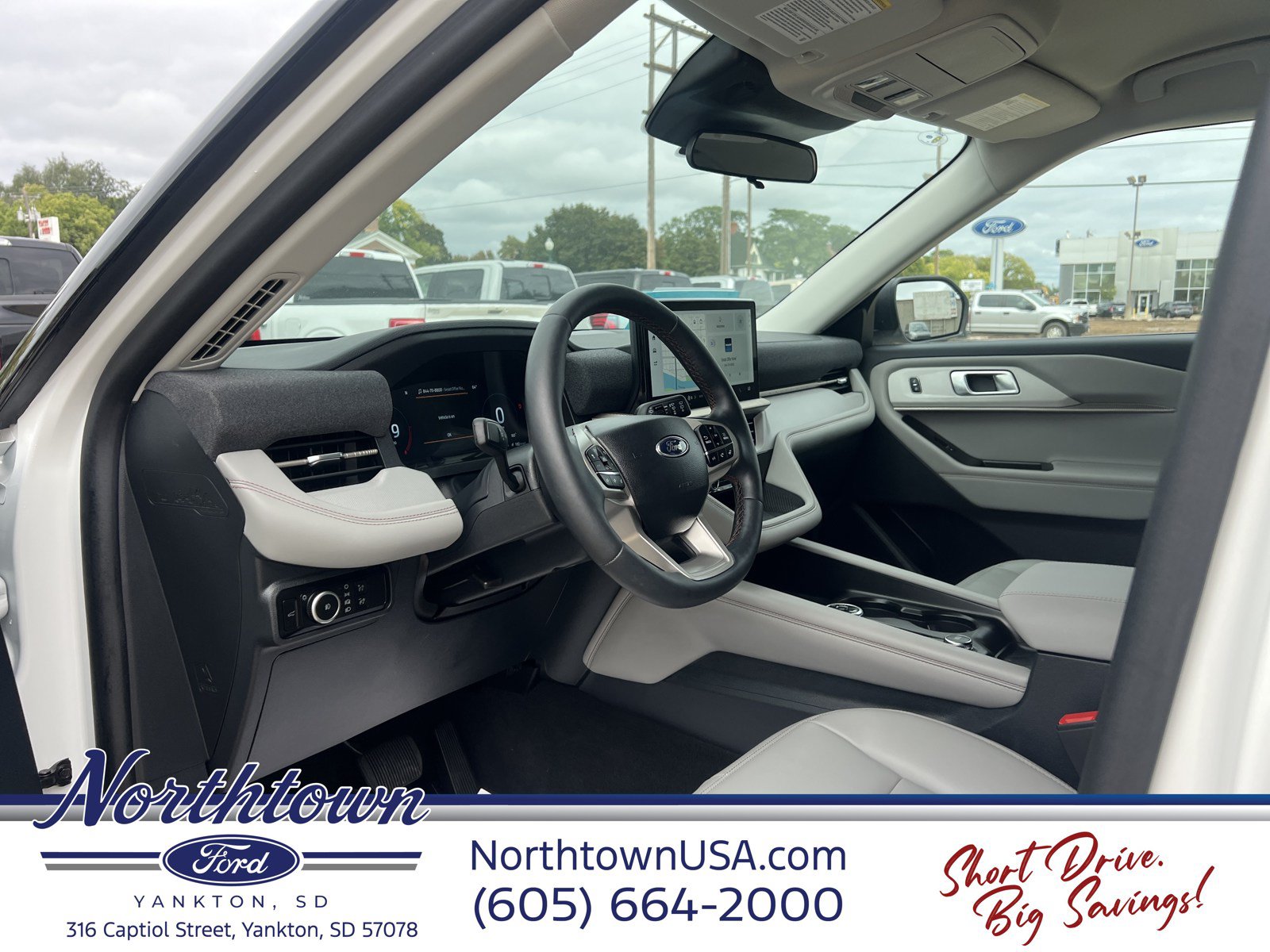 Used 2026 Ford Explorer Active w/ Active Comfort Package AWD/4WD image 13
