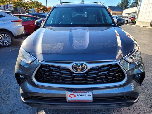 New 2022 Toyota Highlander XLE image 9