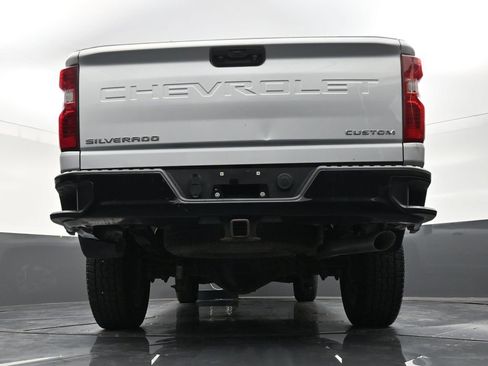 Used 2022 Chevrolet Silverado 2500 Custom w/ Custom Convenience Package AWD/4WD image 24