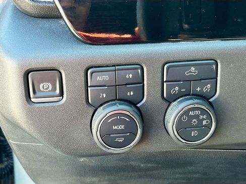 Used 2025 Chevrolet Silverado 1500 LT Trail Boss w/ Protection Package image 10