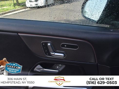 Used 2021 Mercedes-Benz GLB 250 4MATIC image 11