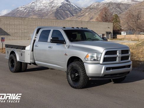 Used 2017 RAM 3500 Tradesman w/ Chrome Appearance Group image 2