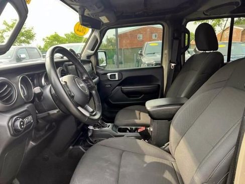 Certified 2022 Jeep Gladiator Willys image 15