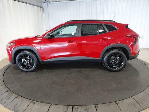 New 2026 Chevrolet Trax LT image 2