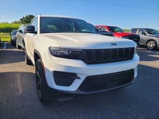 Used 2024 Jeep Grand Cherokee Altitude RWD video 1