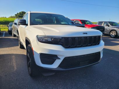 Used 2024 Jeep Grand Cherokee Altitude