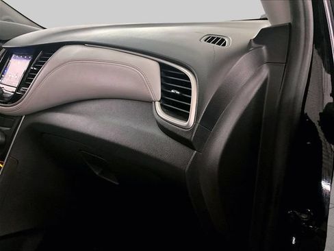 Used 2021 Chevrolet Trax LT AWD/4WD image 15