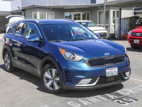 Used 2019 Kia Niro EX image 2