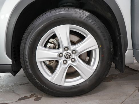 Used 2020 Toyota Highlander L AWD/4WD image 31