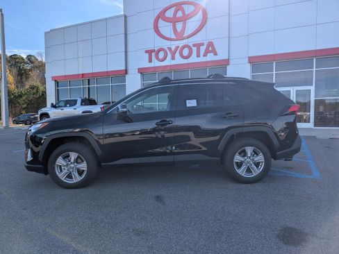 New 2025 Toyota RAV4 XLE image 2