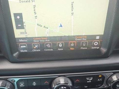 Used 2020 Jeep Gladiator Overland AWD/4WD image 6