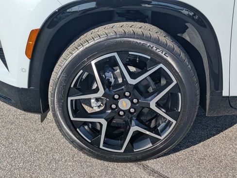 New 2026 Chevrolet Traverse High Country FWD image 8