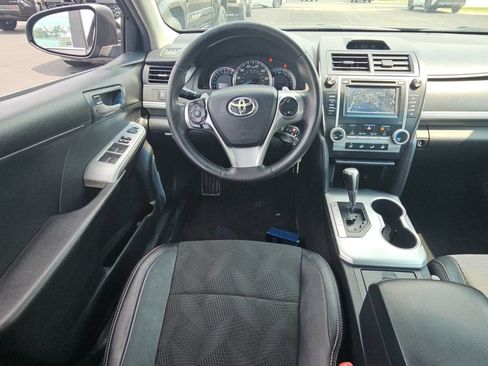 Used 2014 Toyota Camry SE FWD image 9