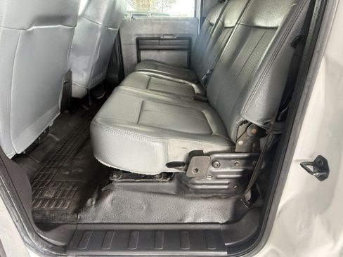 Used 2015 Ford F550 2WD Crew Cab Super Duty image 32