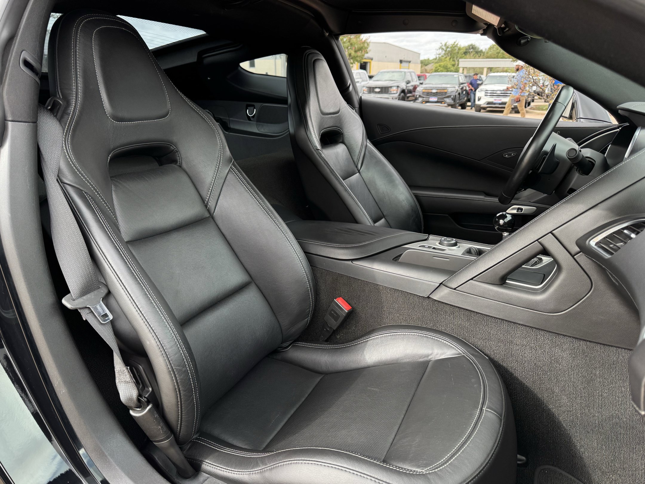 Used 2019 Chevrolet Corvette Stingray Coupe w/ Z51 1LT RWD image 31