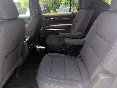 Used 2025 Chevrolet Traverse LT w/ Midnight/Sport Edition AWD/4WD image 24
