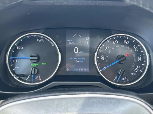 Used 2021 Toyota RAV4 XLE Premium image 35