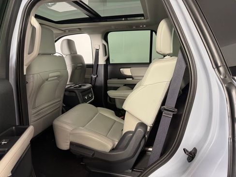 Used 2025 Ford Expedition Active AWD/4WD image 26