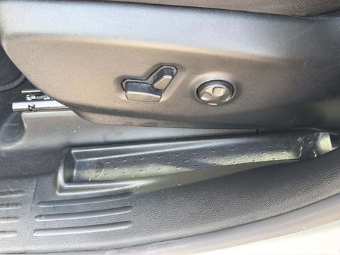 Used 2026 Chrysler Pacifica Select FWD image 20