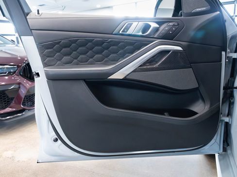 Used 2025 BMW X6 M Competition w/ Executive Package image 19