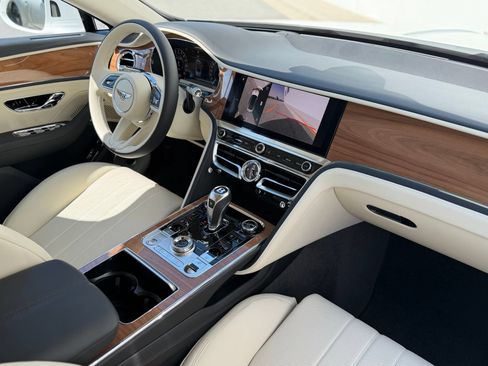 New 2026 Bentley Flying Spur Plug-In Hybrid AWD/4WD image 3